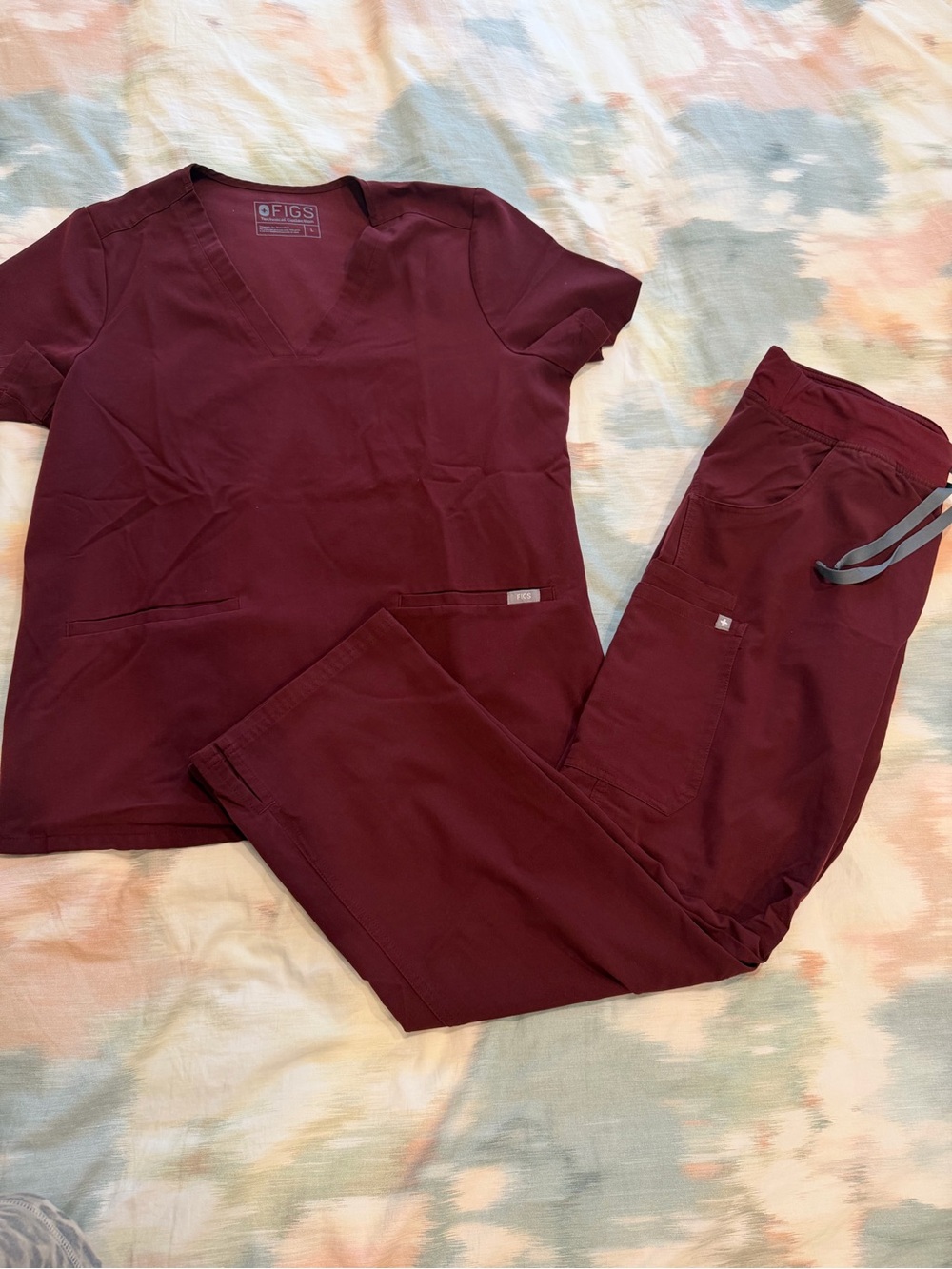 FIGS Women’s Scrub Set